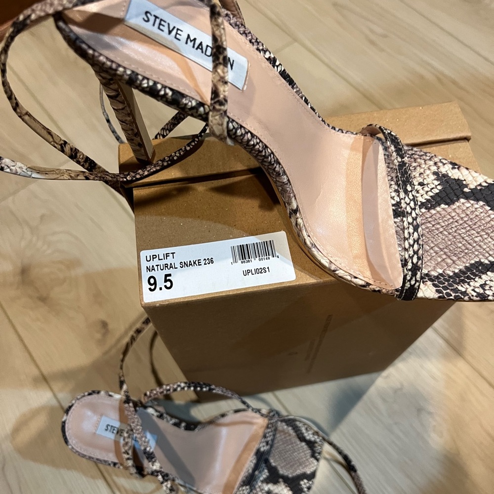 Steve Madden, uplift natural snake, size 9.5